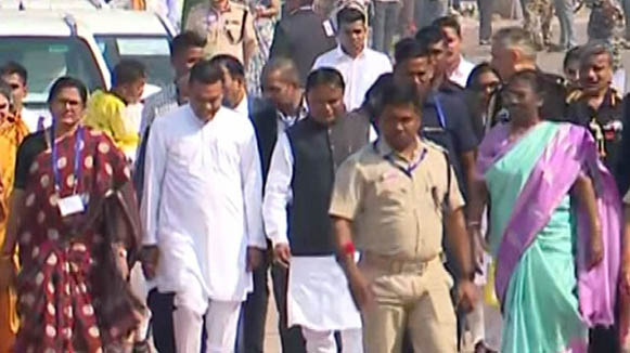 President Droupadi Murmu walks up to Puri temple for Jagannath darshan