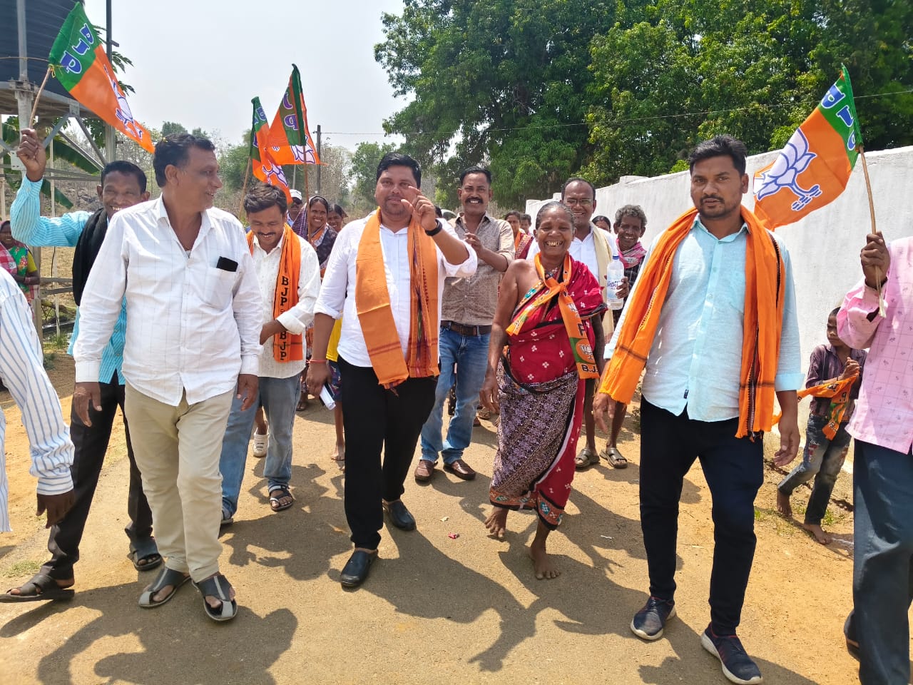 କେନ୍ଦୁପାଣି ଠାରେ ବିଜେପିର ଗାଁ କୁ ଚାଲ ଅଭିଯାନ