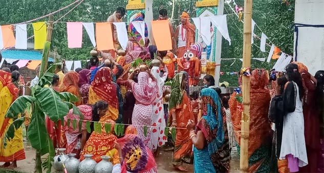 ଓଡିଶ ଗ୍ରାମରେ ଚତୁର୍ଦ୍ଧାମୂର୍ତ୍ତିଙ୍କ ସ୍ନାନଯାତ୍ରା, କାଳିଆ ପ୍ରେମରେ ବିଭୋର ଭକ୍ତ