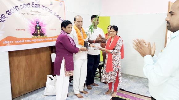 ଚାନ୍ଦବାଲି ବ୍ଲକରେ ଯୋଗଶିକ୍ଷକଙ୍କର ଗୁରୁତ୍ୟପୂର୍ଣ୍ଣ ବୈଠକ ଅନୁଷ୍ଠିତ