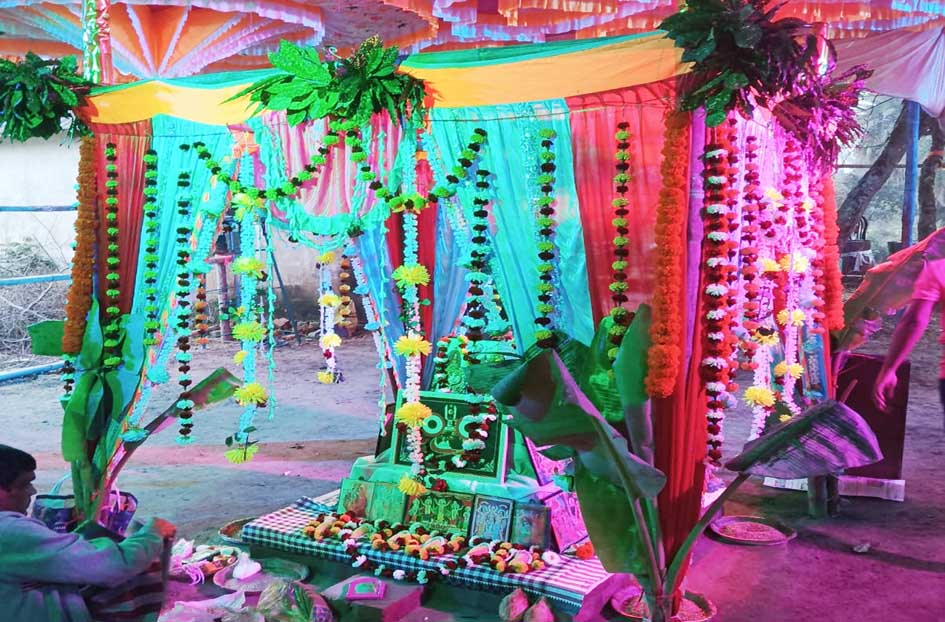 ଚାନ୍ଦବାଲି ଏନଏସି ୧୦ନମ୍ବର ୱାର୍ଡ ନୟାଧାମରା ଗ୍ରାମରେ ଅଷ୍ଟପ୍ରହରୀ କୀର୍ତ୍ତିନ