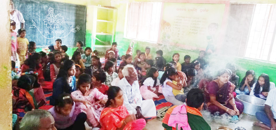 ଓଡ଼ିଶ ଗ୍ରାମର ଉଚ୍ଚ ପ୍ରାଥମିକ ବିଦ୍ୟାଳୟରେ ମା’ ସରସ୍ୱତୀଙ୍କ ପୂଜାଚ୍ଚର୍ନା