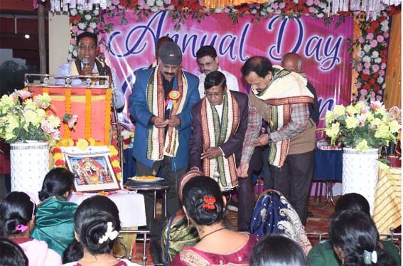 ମାଧବ ନନ୍ଦ ଇଂରାଜୀ ମାଧ୍ୟମ ଵିଦ୍ୟାଳୟର ବାର୍ଷିକ ଉତ୍ସବ ପାଳିତ ।