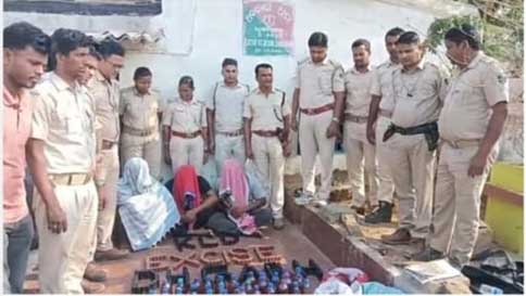 ଧର୍ମଗଡରେ ନକଲି ମଦ ତିଆରି କାରଖାନା ଉପରେ ଚଢାଉ