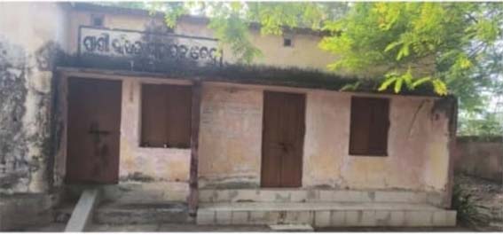 ଉତ୍କଲା ପ୍ରାଣୀ ସଂପଦ ସହାୟକ କେନ୍ଦ୍ର ରେ ତାଲା:ବର୍ଷ ବର୍ଷ ଧରି ଅଧିକାରୀଙ୍କୁ ଦେଖି ନାହାନ୍ତି ଗ୍ରାମବାସି