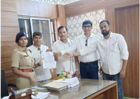 ଟ୍ରାଫିକ ନିୟନ୍ତ୍ରଣ ପାଇଁ ଡିଏସପି ଙ୍କୁ ଦେଲେ ଦାବିପତ୍ର