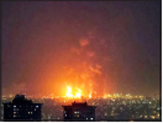 ଇରାନ ଆକାଶରୁ ଖସୁଛି କଳା ଓ ତେଲିଆ ବର୍ଷା