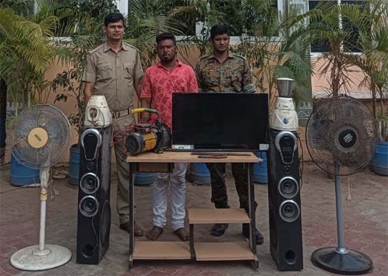 ଧଉଳି ଥାନା ଅଧିନ ଶିଶୁପାଳଗଡ଼ ତୈଳସାହିରେ ଏକ ଘରୁ ଚୋରୀ ଅଭିଯୋଗ