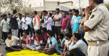 ଫେରିଵାଲାକୁ ଚାପି ଦେଲା ବାଲି ବୋଝେଇ ହାଇୱା ଟ୍ରକ