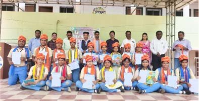 ବୋଲଗଡ ଠାରେ ଓଡ଼ିଶା ଆଦର୍ଶ ବିଦ୍ୟାଳୟର ୨୩ଜଣ କୃତୀ ପରୀକ୍ଷାର୍ଥୀଙ୍କୁ ସମ୍ବର୍ଦ୍ଧିତ ।