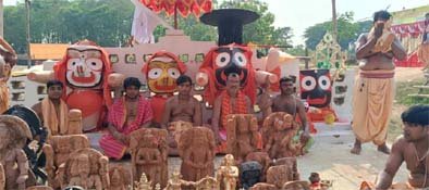 ହୀରାପୁର ଗଡ଼କଣ୍ଟୁଣିଆରେ ସୁଦର୍ଶନ ଦାରୁସ୍ଥଳୀରେ ଶ୍ରୀ ଜଗନ୍ନାଥଙ୍କ ମନ୍ଦିରର ପ୍ରତିଷ୍ଠା ଉତ୍ସବ ଚାଲିଥିବା ବେଳେ ଆଜି ଅନ୍ତିମ ଦିବସରେ ପୂର୍ଣ୍ଣାହୁତି କାର୍ଯ୍ୟକ୍ରମ ଅନୁଷ୍ଠିତ