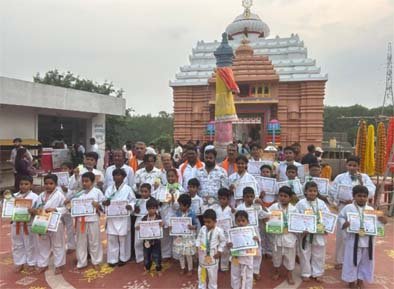 ସୁଦର୍ଶନ ଦାରୁପୀଠରେ ଉମା ମାର୍ଶାଲ ଆର୍ଟ ସ୍କୁଲ ପକ୍ଷରୁ ଛାତ୍ର ଛାତ୍ରୀମାନଙ୍କୁ ସମ୍ୱର୍ଦ୍ଧନା