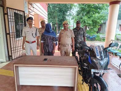 ଯୁବତୀଙ୍କ ଠାରୁ ଭ୍ୟାନିଟ ଝାମ୍ପିନେବା ଘଟଣା ; ଲୁଟିଆ ଗିରଫ