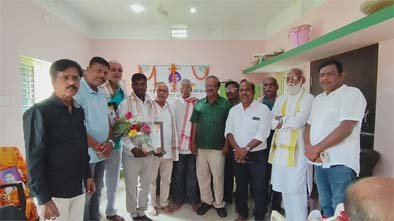 ନୀତି ନୈତିକତା ମଧ୍ୟରେ ରହି ସାମ୍ବାଦିକତା କରିବାକୁ ଆହ୍ୱାନ ଯୁବ ସାମ୍ବାଦିକ ଉମାକାନ୍ତ ଭୋଳଙ୍କ ଏକବିଂଶତମ ଶ୍ରାଦ୍ଧବାର୍ଷିକ ପାଳିତ